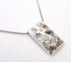 BRIGHTON SILVERTONE HAMMERED FALL COLORS GEMSTONE NECKLACE 16»-18.5»