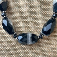 Banded Agate Necklace Faceted Black White Gray 18” Silver Tone Chunky Crystals