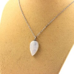 stones And Minerals. Raw Moonstone Necklace. 8.98 Ct. Meetiyagoda, Sri Lanka