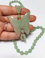 LONG JADE BEADED HAND-KNOTTED BUTTERFLY NECKLACE VINTAGE 34″