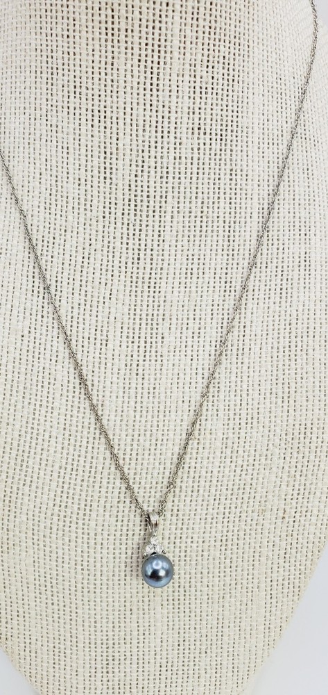 18″ Avon Silver Tone chain necklace with Gray bead Clear Rhinestone Pendant ne04
