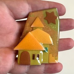 House Pins by Lucinda Brooch 3D Artisan Kitsch Glitter Orange Green Homes Star