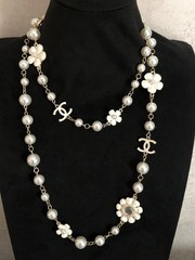 Floral women’s pearl enamel metal necklace (32 Styles)