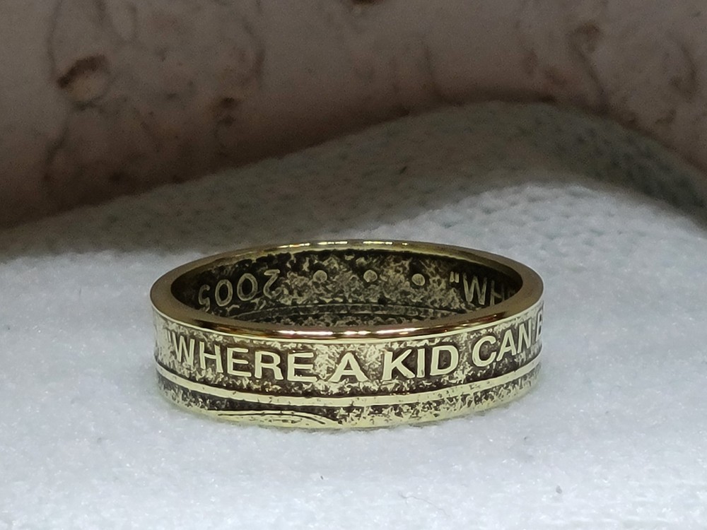 CHUCK e CHEESE- 2005 – Size 12 Token Coin Ring