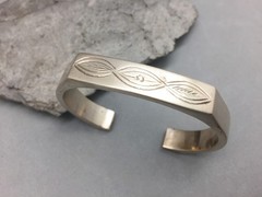 Solid Brass Cuff Bracelet Heavy Chunky Brutalist Modern 5 3/4 Engraved Top 10mm