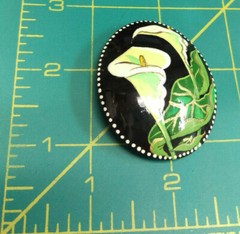 Beautiful Calla Lily Brooch made in St Petersburg Russia Lacquer hand painted