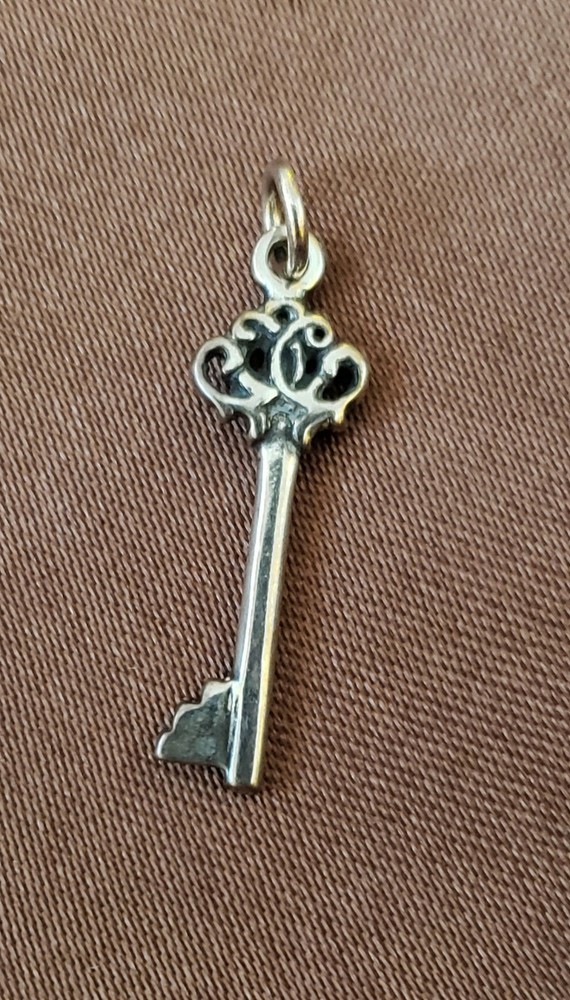 PENDANT/CHARM (KEY), Handcrafted, S.S…925, Silver, 1″ w/O-Ring