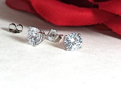 Solitaire 2 carat Luxurious Earrings 18k Solid White Gold Stud Diamond 6mm