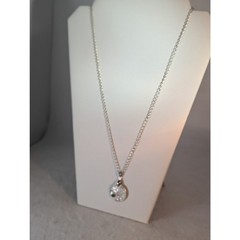 Silver retriculated coin Pendant 1″ ,SP chain 24″ Blue bezel set stone NWT