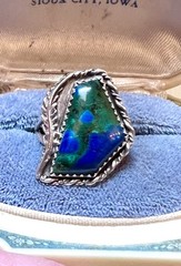 LOVELY, Unique Vintage Artisan Sterling Silver & Chrysocolla/Malachite Ring