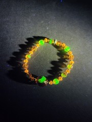 CADMIUM AND URANIUM GLASS BEAD 6″ STRETCH BRACELET WITH SILVERTONE SPACERS *SALE