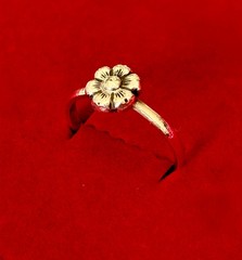 Daisy ring , Minimalist hand made fine silver 999.