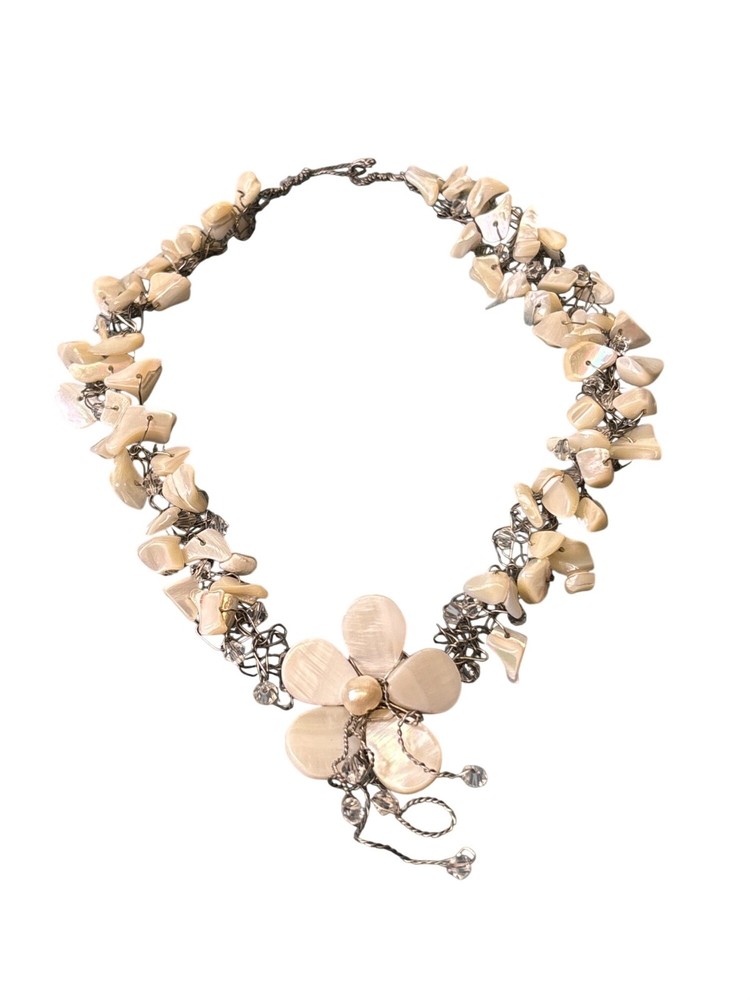 Artisan Wired Mother of Pearl Shell Collar Necklace Flower 16 inches Long