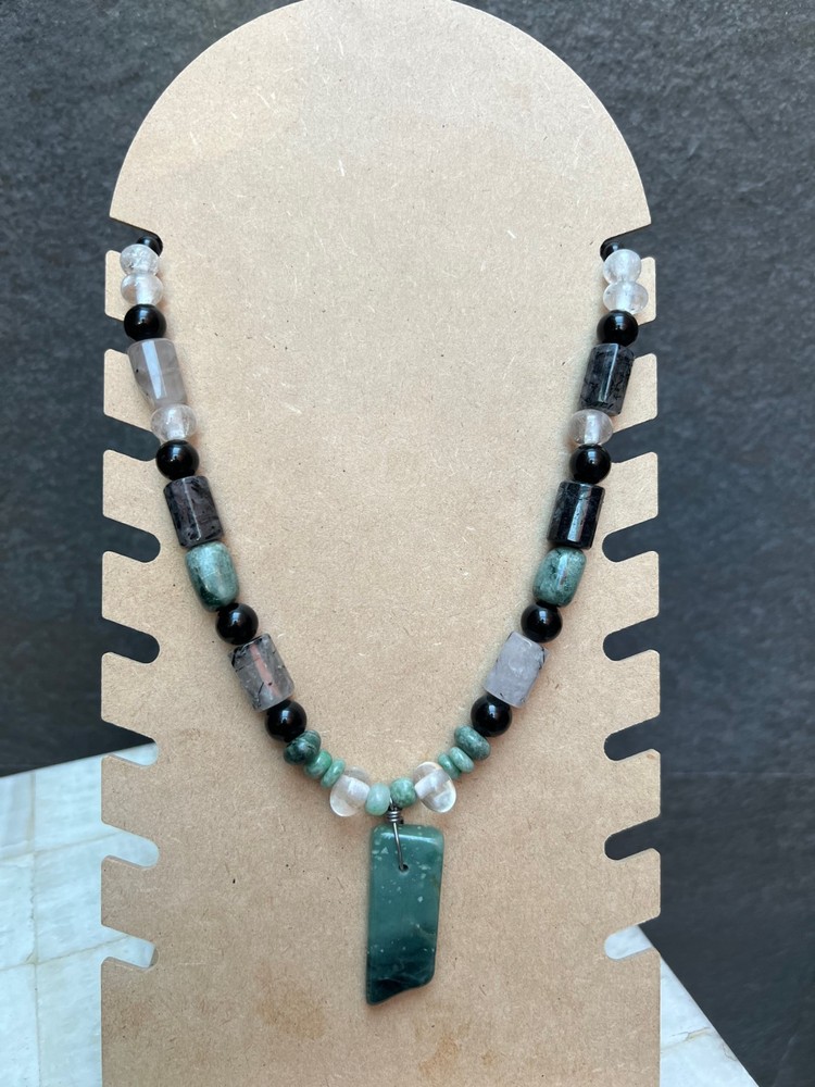 Collar de Jade Azul Princesa, cuarzo blanco, cuarzo incrustraciones de turmalina