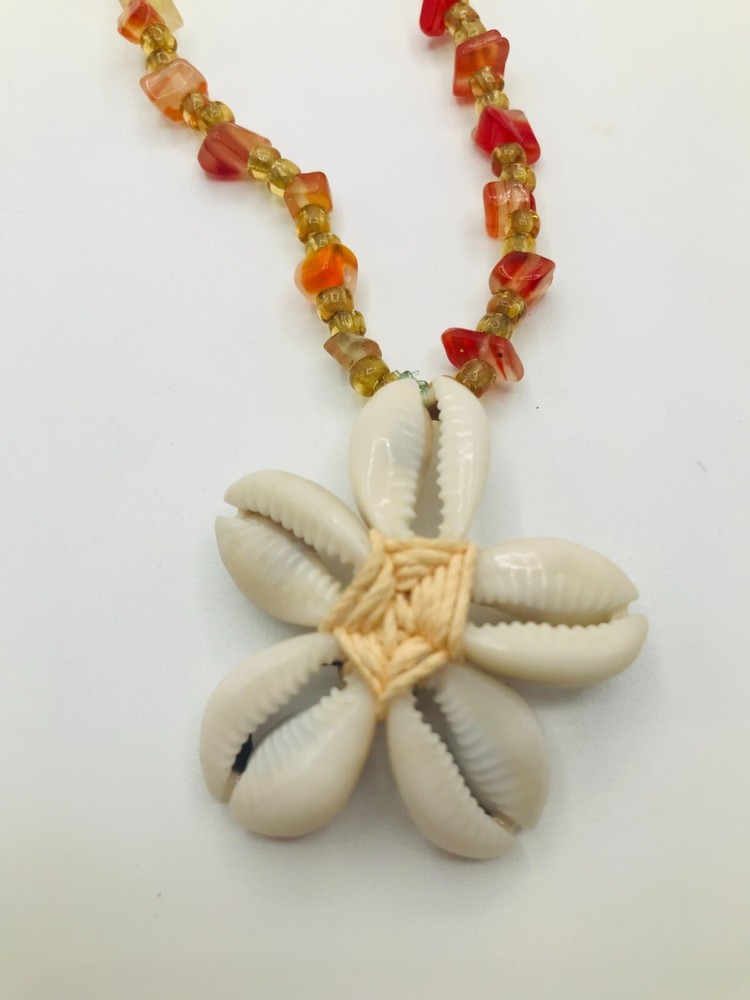 Cowry Shell Necklace Floral Design Quartz Chip 19.5″