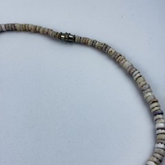 Vintage Hawaiian Puka Shell Surfer Necklace 16.25” Barrel Clasp