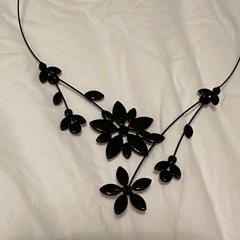 Kristina Collection Pink & White Flowers Black Memory Wire Necklace NWOT