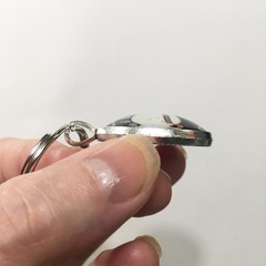 Vintage Bugs Bunny That’s All Folks Looney Tunes Warner Bros. 1.2″ Dia. Keychain