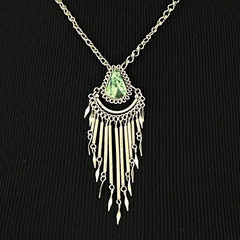 PERUVIAN green stone necklace – 16.5″ silver-tone Bohemian pendant tassel dangle