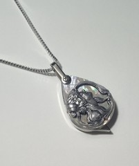 Magnifying Glass Victorian Art Nouveau Lady Face Mother of Pearl Loupe Pendant