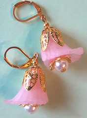 PINK TRUMPET FLOWER Filigree & Glass Pearl ACRYLIC earring GP LEVER BACK 722