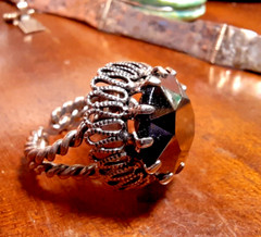 Vintage Twisted Wire SEtting RIng Marked West Germany Glass or Onyx Stone