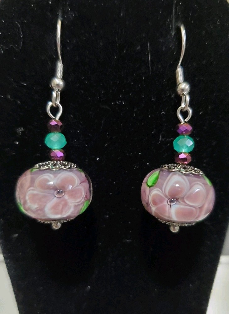 BEAUTIFUL LAMPWORK BLOWN GLASS BEAD 1 3/4″ PIERCED DANGLE EARRINGS, PURPLE/GREEN