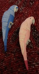 Set VTG Brooch/Pin Hand Painted Clay Parrots, Philippines, 3-1/4”, EUC, Pretty