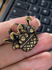 Vintage JJ Designs Flower Basket Jacket Lapel / Hat Pin