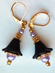 BLACK acrylic FLOWER LAVENDER glass pearl earring GP handcrafted XX