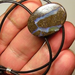 19cm LUCKY QUEENSLAND BOULDER OPAL CHARM LEATHER BRACELET OCA17070