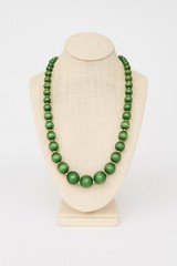 Avocado Green Single Strand Graduated Beaded Necklace Cottagecore Vtg 70s 1970s