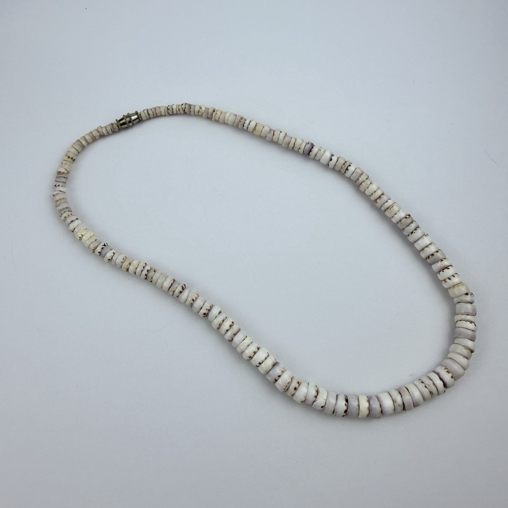 Vintage Hawaiian Puka Shell Surfer Necklace 16.25” Barrel Clasp