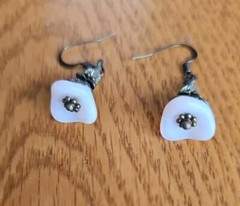 Women’s Earrings Pink Flowers Green Beads Copper Color Wire & Centers Drop 1.5″