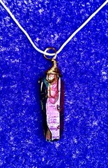 VINTAGE ANGEL AURORA AGATE PURPLE BLU STONE AMULET NECKLACE MADE IN THE USA✨OOAK