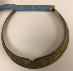 Vtg Necklace brutalist artisan brass patina collar choker bib etched torque