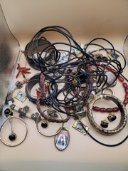 2lb Jewelry Lot Of Necklaces