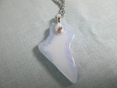 Gray & White Tone Agate Pendant Necklace 24″ Silver Plated Twisted Rope Chain
