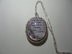 THE LOVE THAT A FATHER SHARES WITH HIS DAUGHTER LASTS FOREVER LOCKET