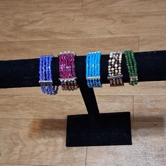 Lot of 5 Multicolor Beaded stretch bracelets 5 .00 each or all 5 for 20.00