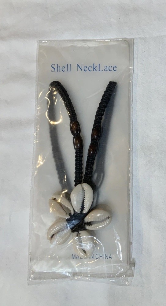 Cowrie Shell Flower Pendant 18” Necklace Jute Macramé Beads