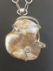 BAROQUE cultured blister pearl silver-tone wire setting pendant necklace