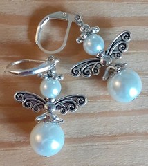 ANGEL WINGS White Glass Pearl SP LEVERBACK handcrafted WPGA10