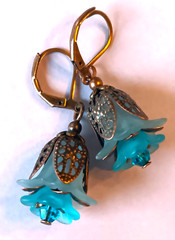AQUA SKY BLUE acrylic & crystal FLOWER FILIGREE LEAF earring COPPER LEVER BACK