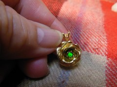 GOLD FILLED FLOWER PENDANT BLACK OPAL CENTER STONE HANDMADE NECKLACE 17″