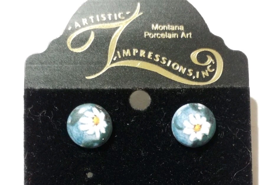 Artistic Impressions Round Kiln-Fired Porcelain Earrings Lilly/ Lotus Flower VTG