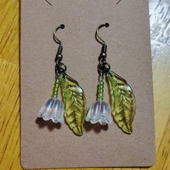 Handmade Iridescent Flower Earrings Green Leaf Dangle Cottagecore Boho Jewelry