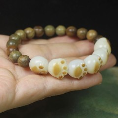 8mm Green Sandalwood and White Jade Bodhi Women’s Prayer Bead Bracelet