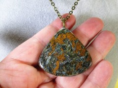Chesolite Jasper Cabochon Pendant w/ 24″ Antiqued Brass Tone Cable Chain / G