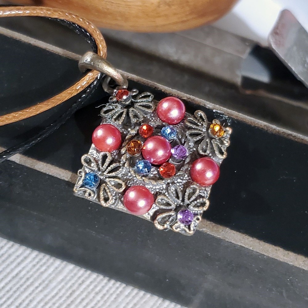 Rustic Antique Bronze Rhinestones Gatsby Daisy Pendant Necklace Vegan Leather